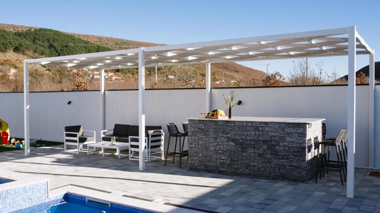 Photo of Outdoor in Trn