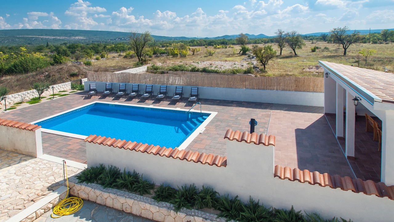 Photo of Outdoor in Oklaj