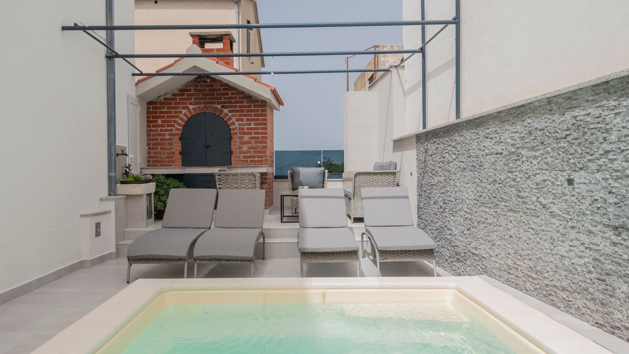 Photo of Patio Balcony in Bidol