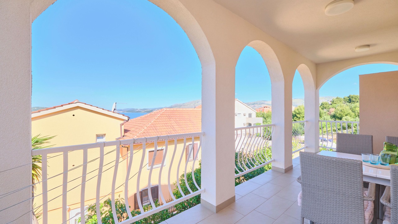 Photo of Patio Balcony in Okrug Gornji