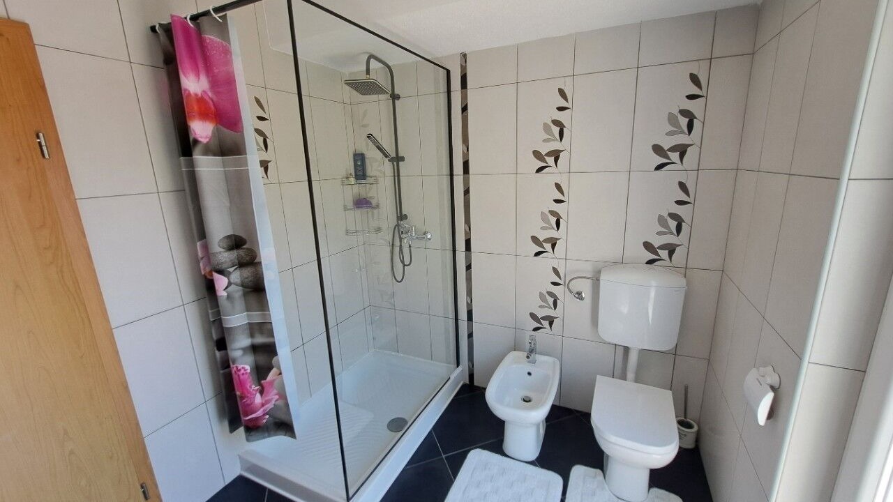 Photo of Bathroom in Opric