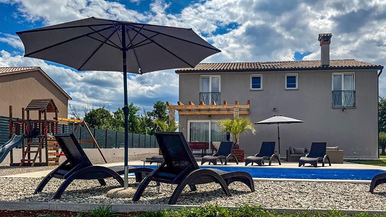 Photo of Outdoor in Santalezi