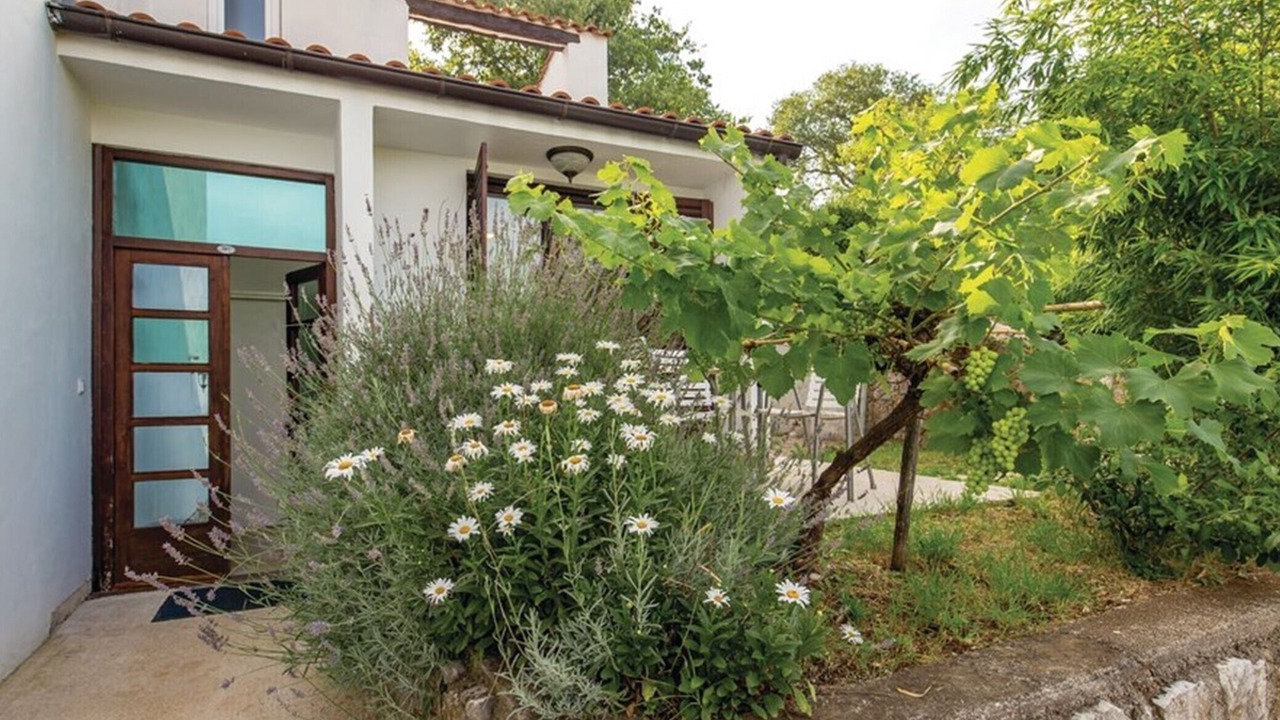 Photo of Outdoor in Brsec