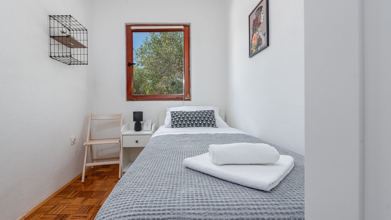 Photo of Bedroom in Kukljica