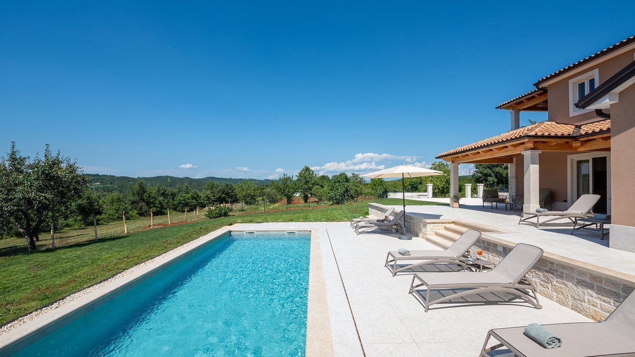 Photo of Outdoor in Beram