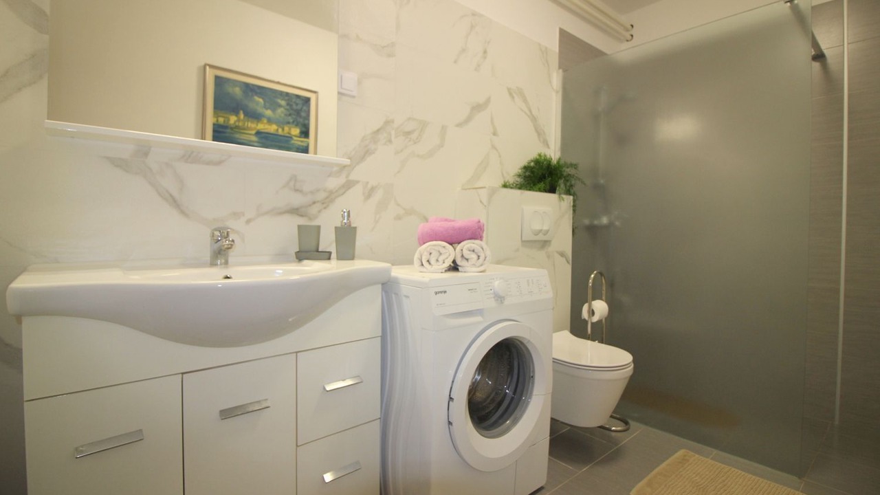 Photo of Bathroom in Mali Maj