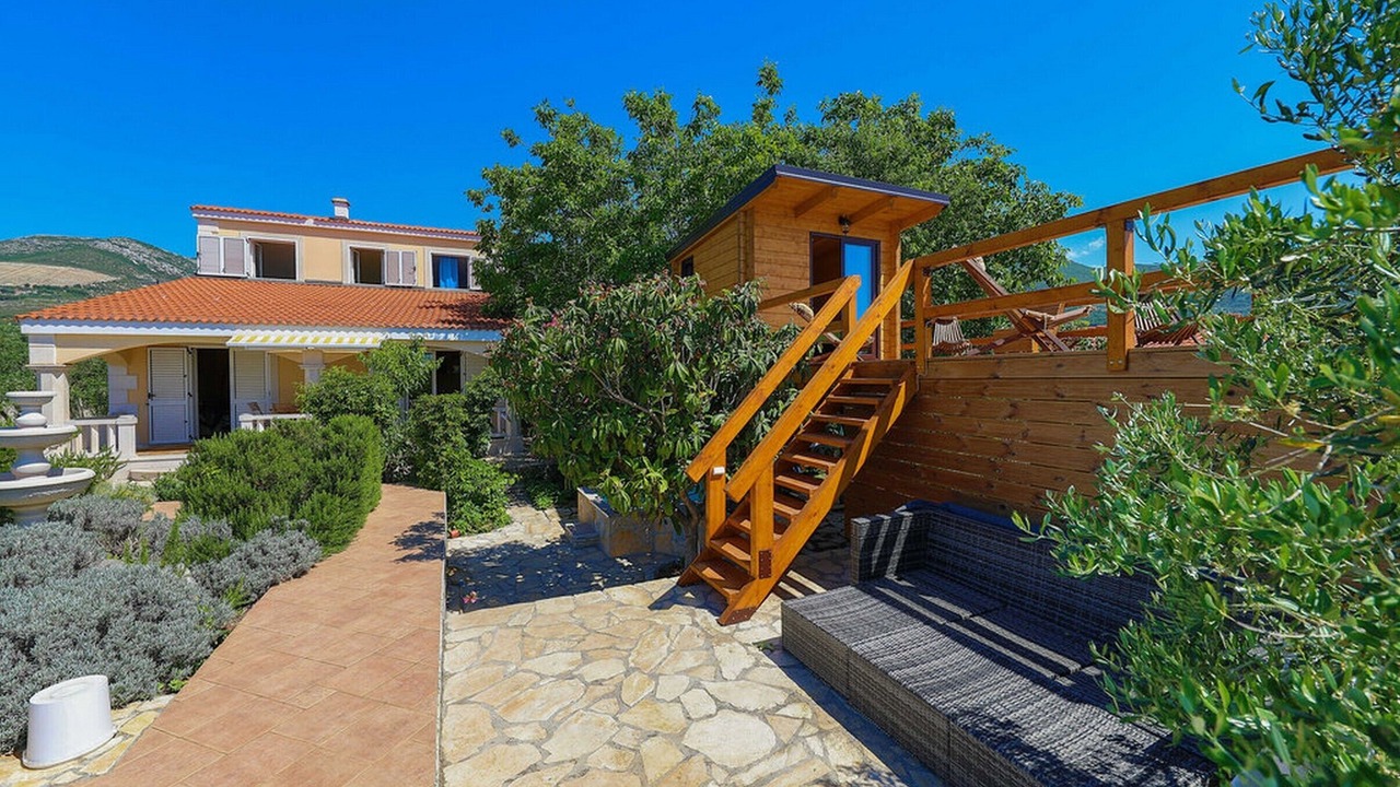 Photo of Outdoor in Rudine