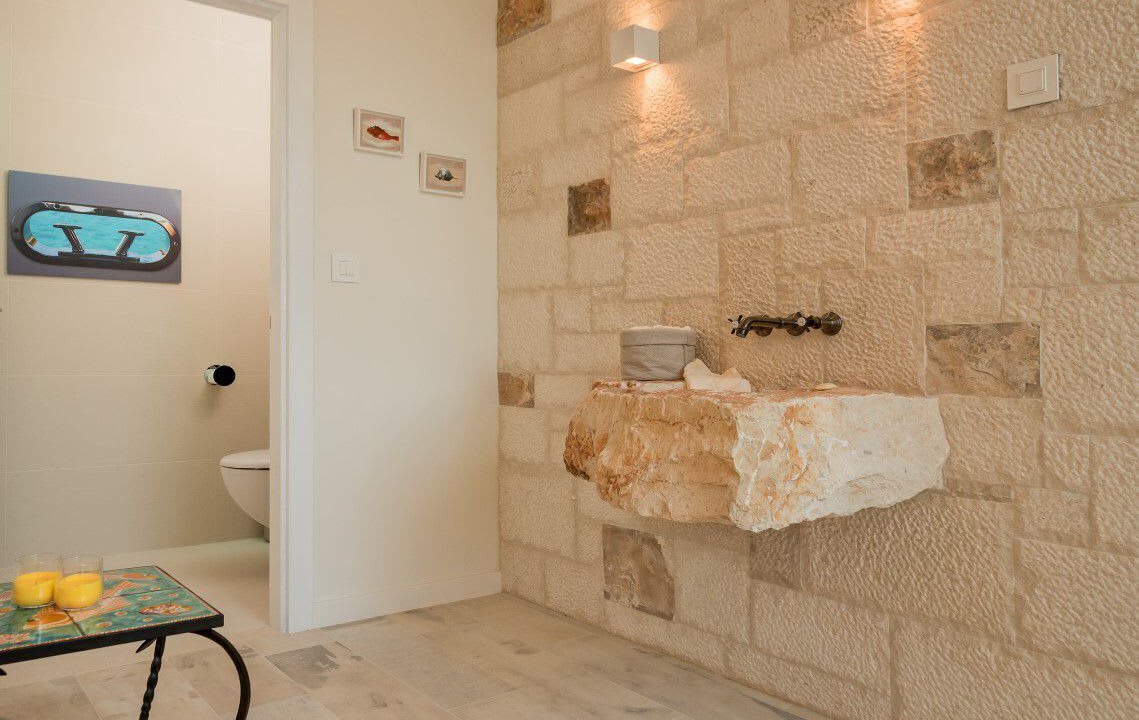 Photo of Bathroom in Sutivan