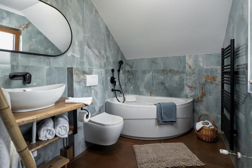 Photo of Bathroom in Lic