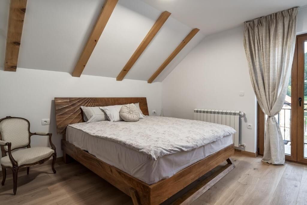 Photo of Bedroom in Lic