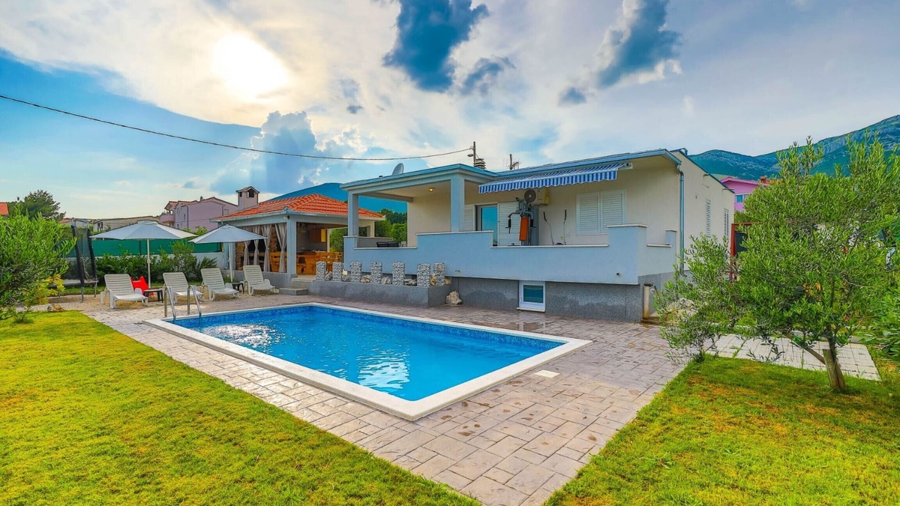 Photo of Outdoor in Rudine