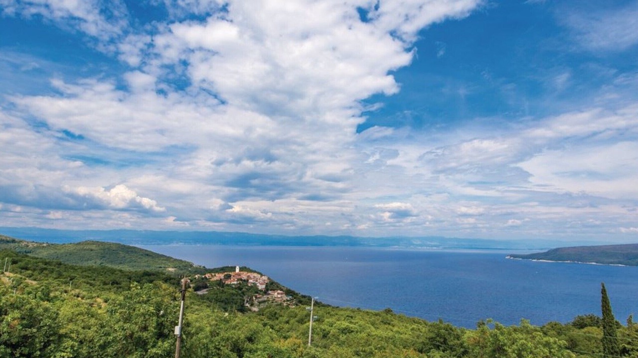 Photo of Outdoor in Brsec