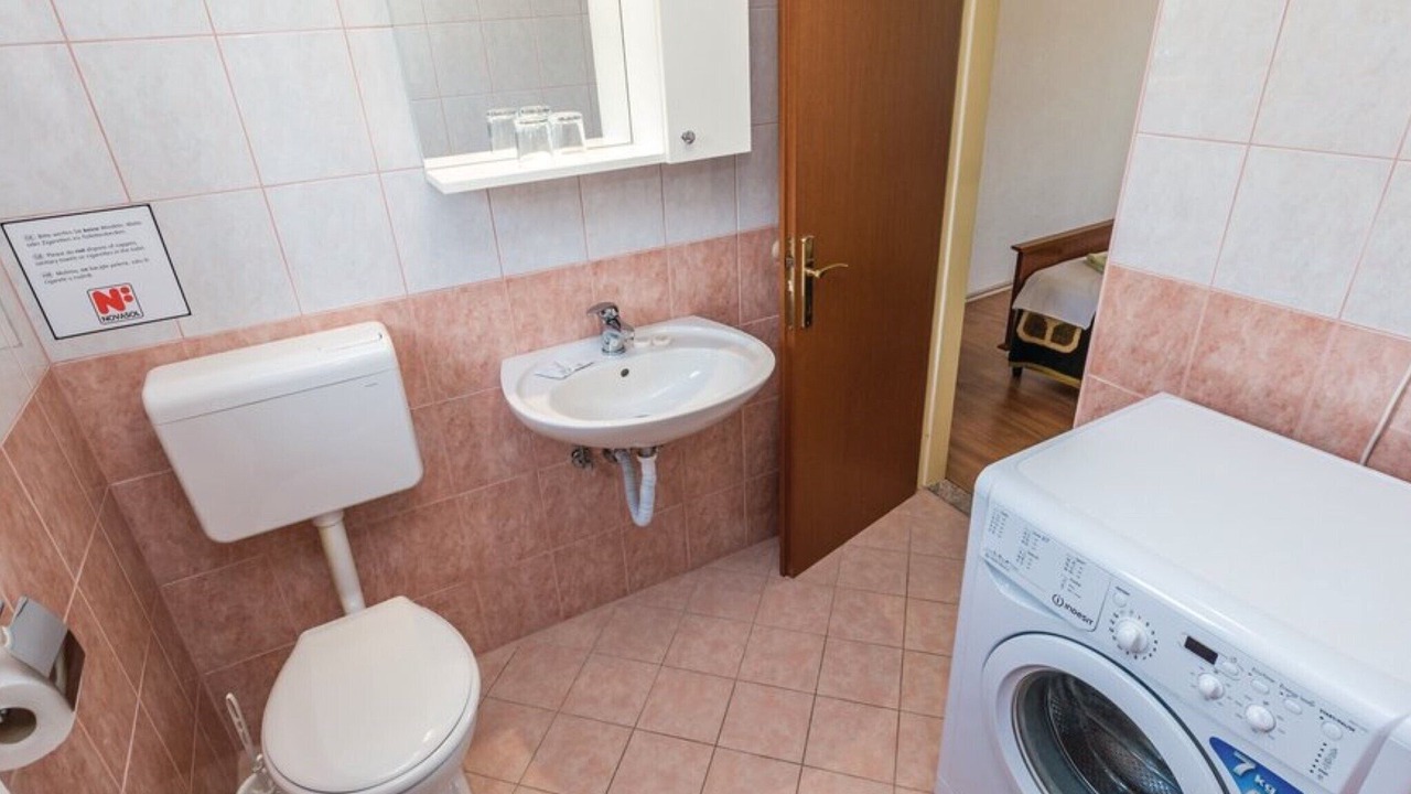 Photo of Bathroom in Brsec