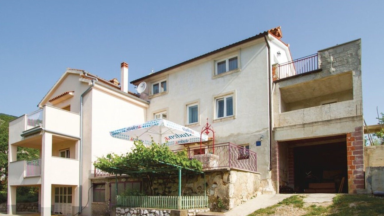 Photo of Outdoor in Brsec
