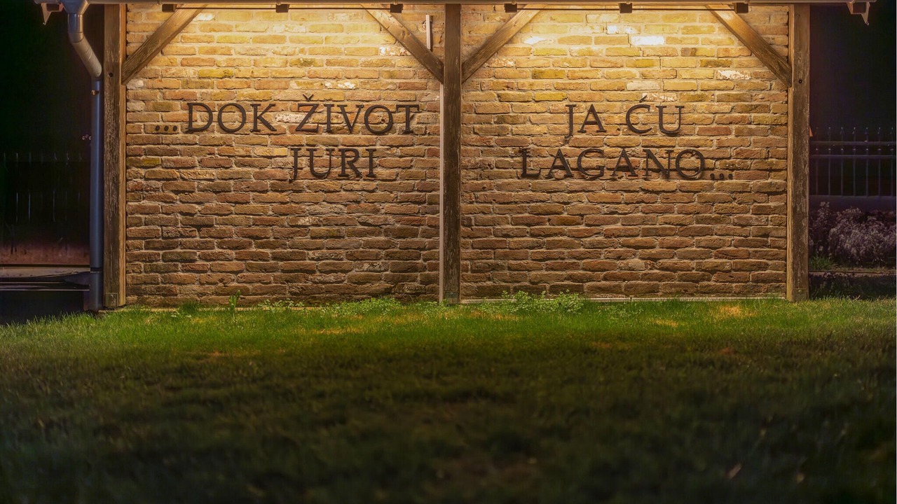 Photo of Outdoor in Karanac