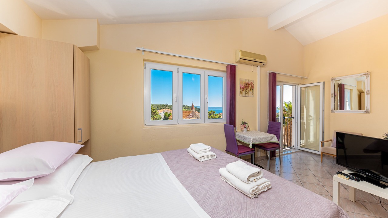 Photo of Bedroom in Makarska Old Town