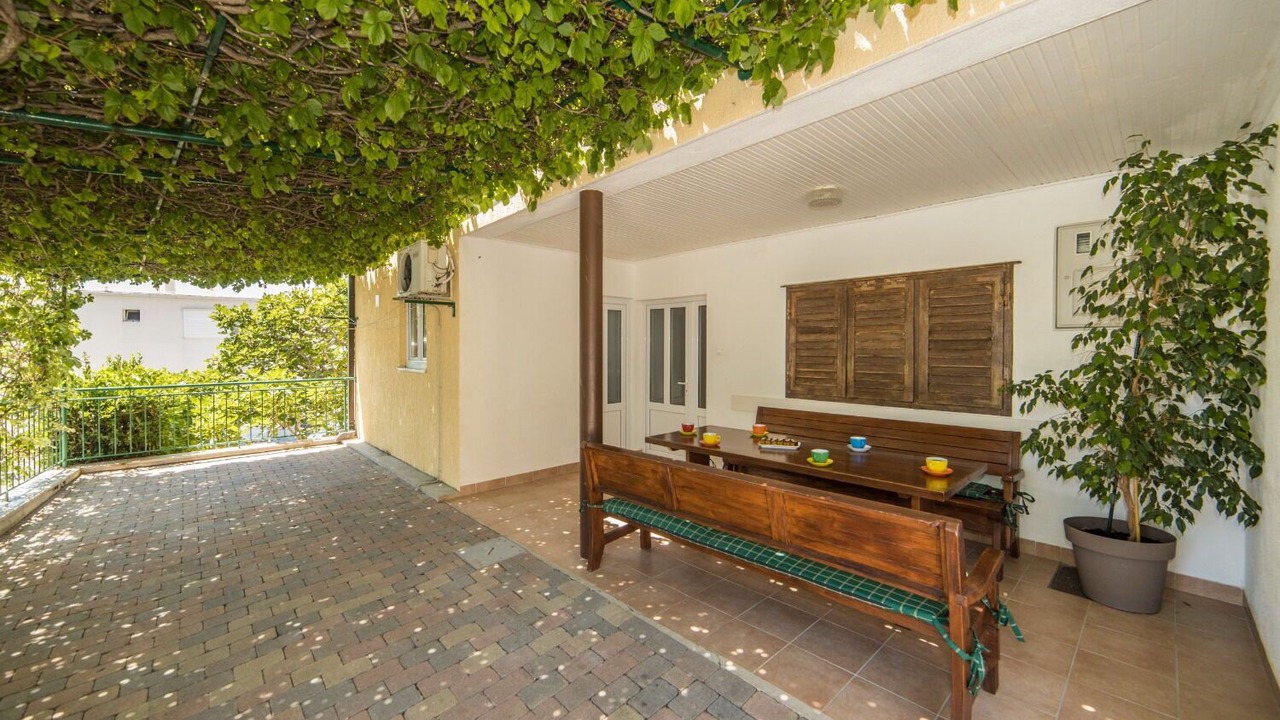 Photo of Patio Balcony in Bidol