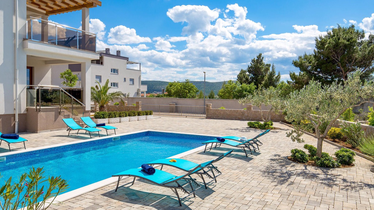 Photo of Outdoor in Seline