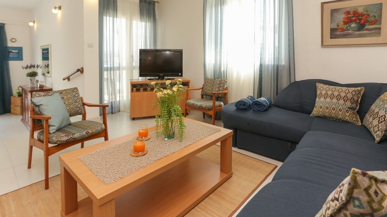 Photo of Livingroom in Okrug Donji