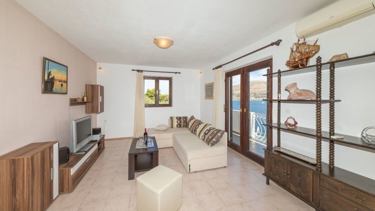 Photo of Livingroom in Okrug Donji