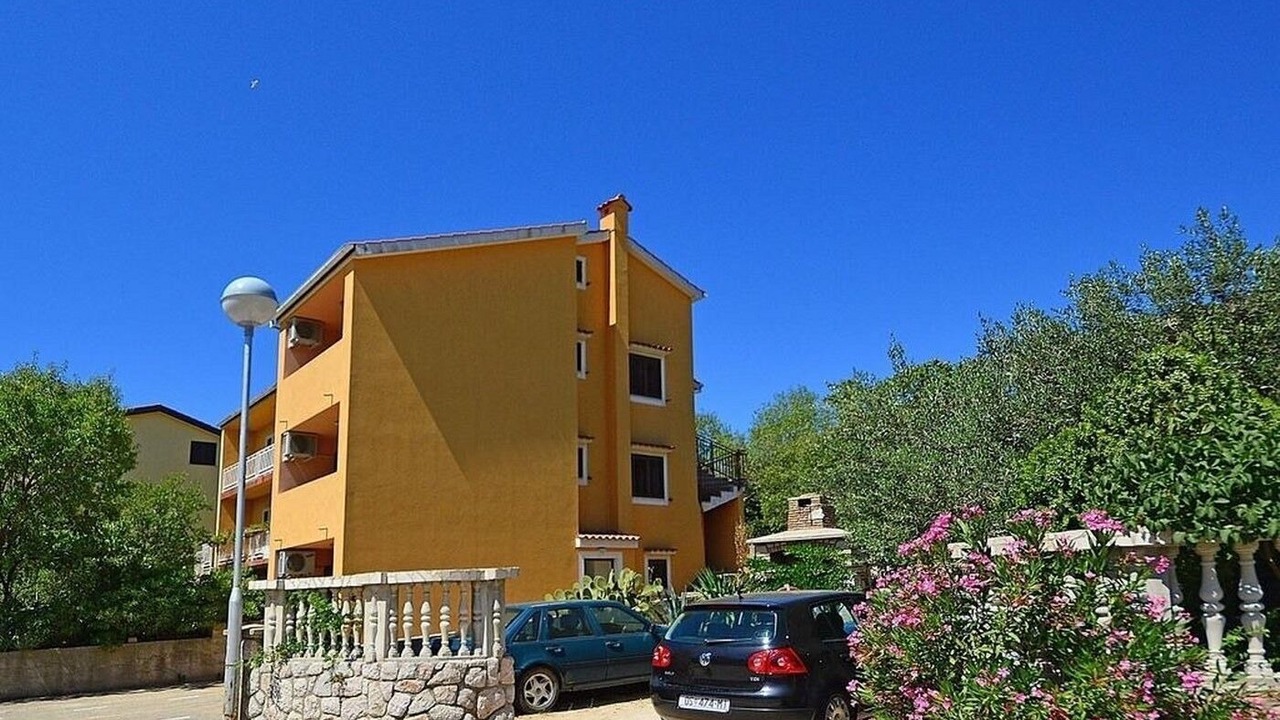 Photo of Outdoor in Cres
