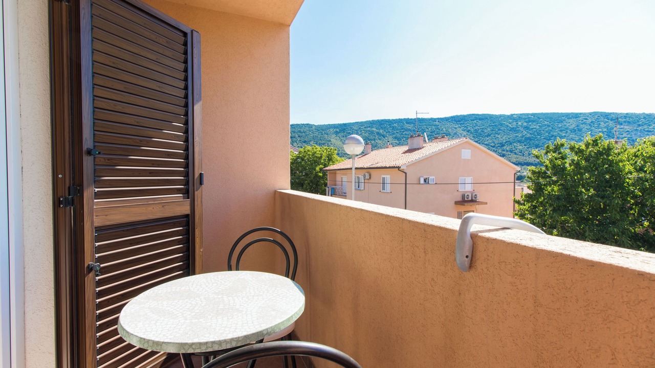Photo of Outdoor in Cres