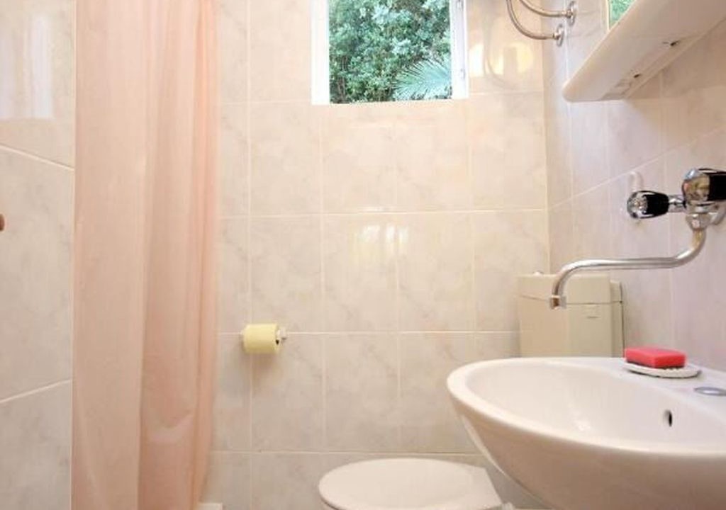 Photo of Bathroom in Cove Rogacic