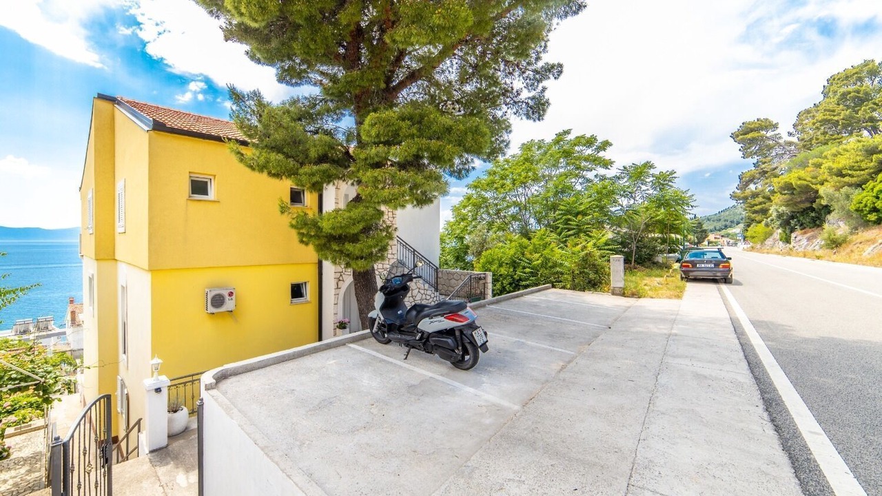 Photo of Outdoor in Brist