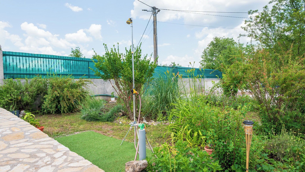 Photo of Outdoor in Srijane