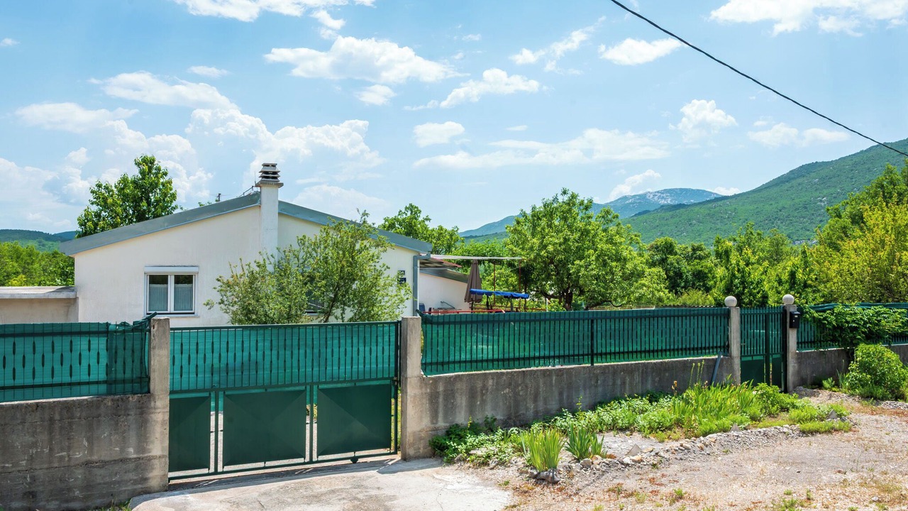 Photo of Outdoor in Srijane