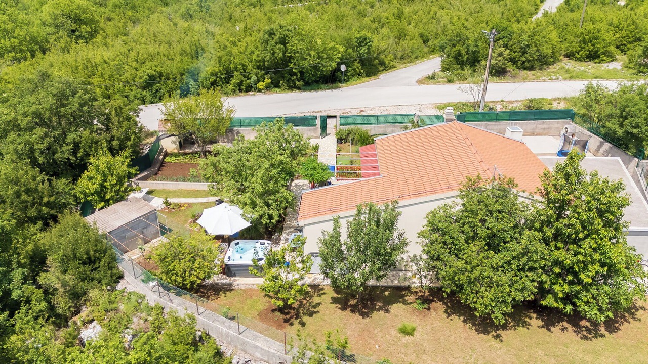Photo of Outdoor in Srijane