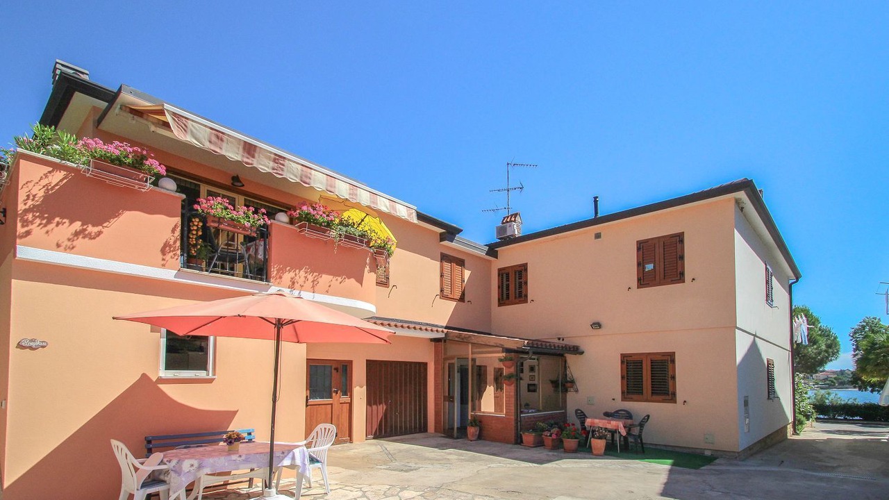 Photo of Outdoor in Karigador