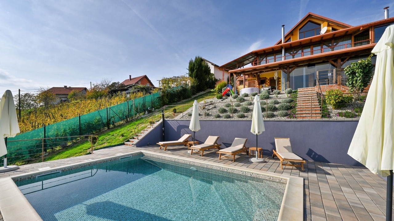 Photo of Outdoor in Cestica