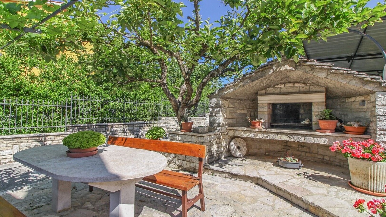 Photo of Outdoor in Gracisce