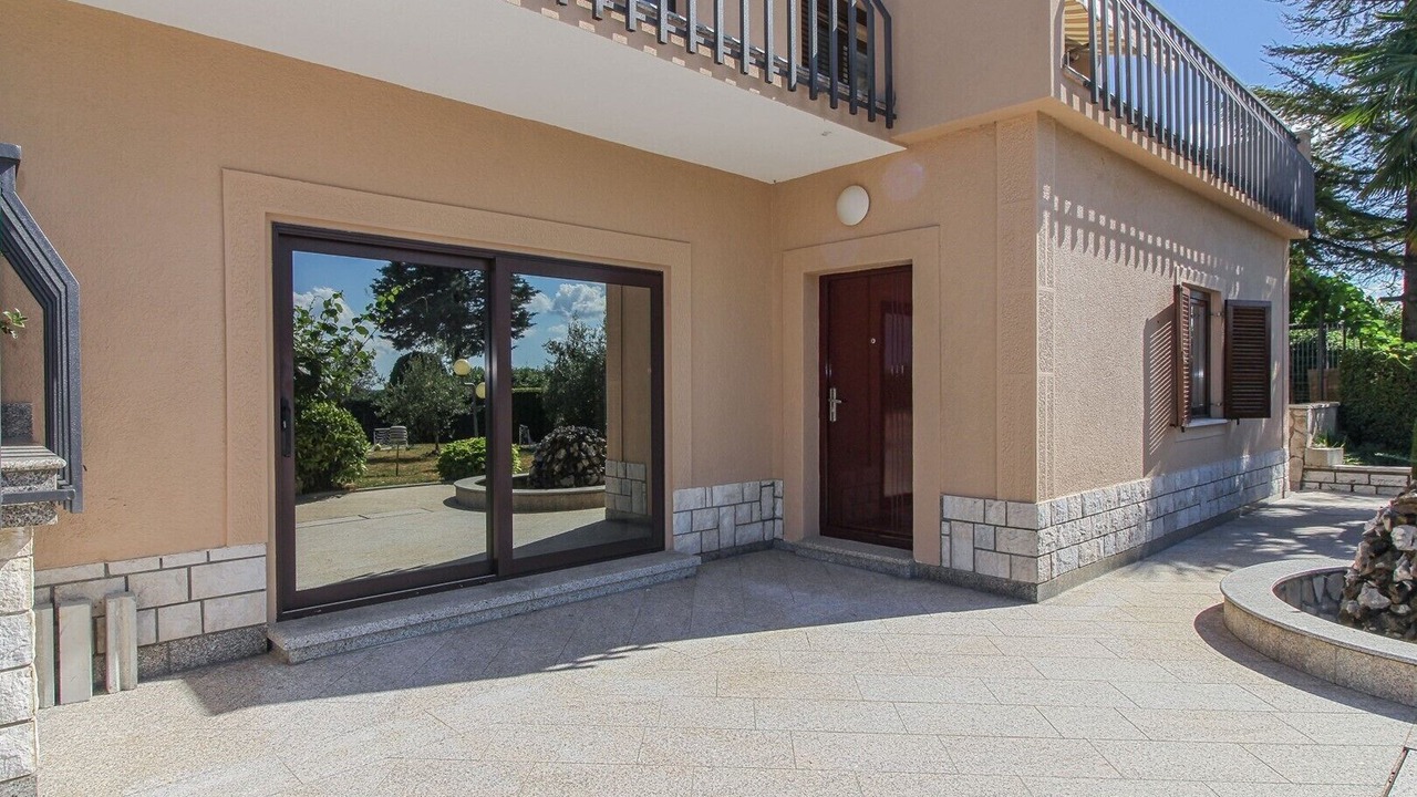 Photo of Outdoor in Gracisce