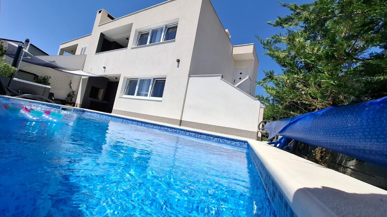 Photo of Outdoor in Rudine