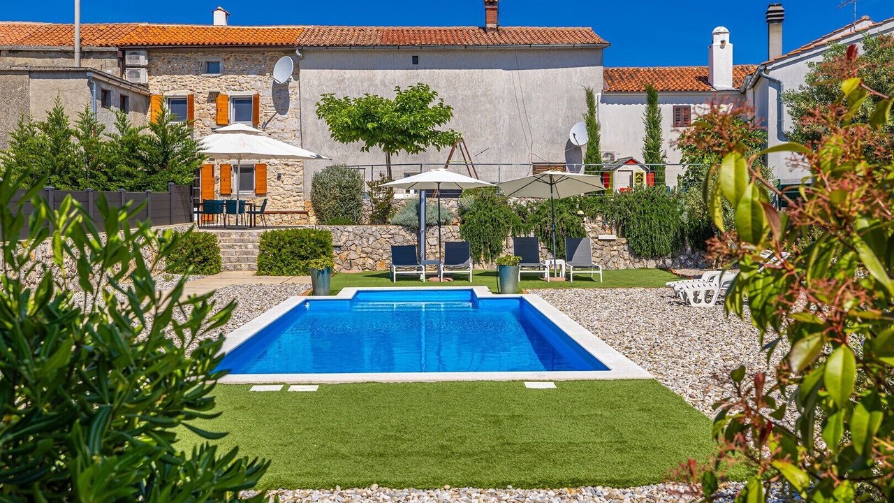 Photo of Outdoor in Brzac