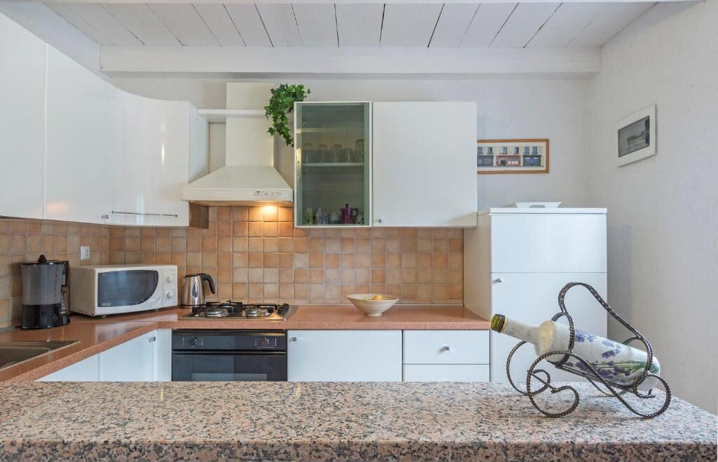 Photo of Kitchen in Tar
