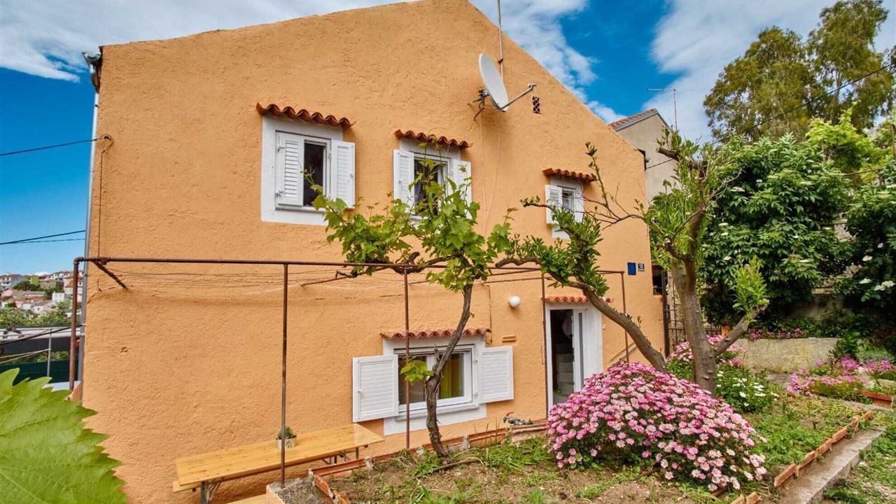Photo of Outdoor in Cove Murtar