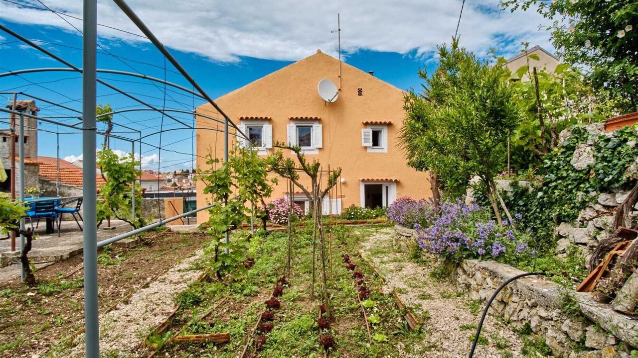 Photo of Outdoor in Cove Murtar