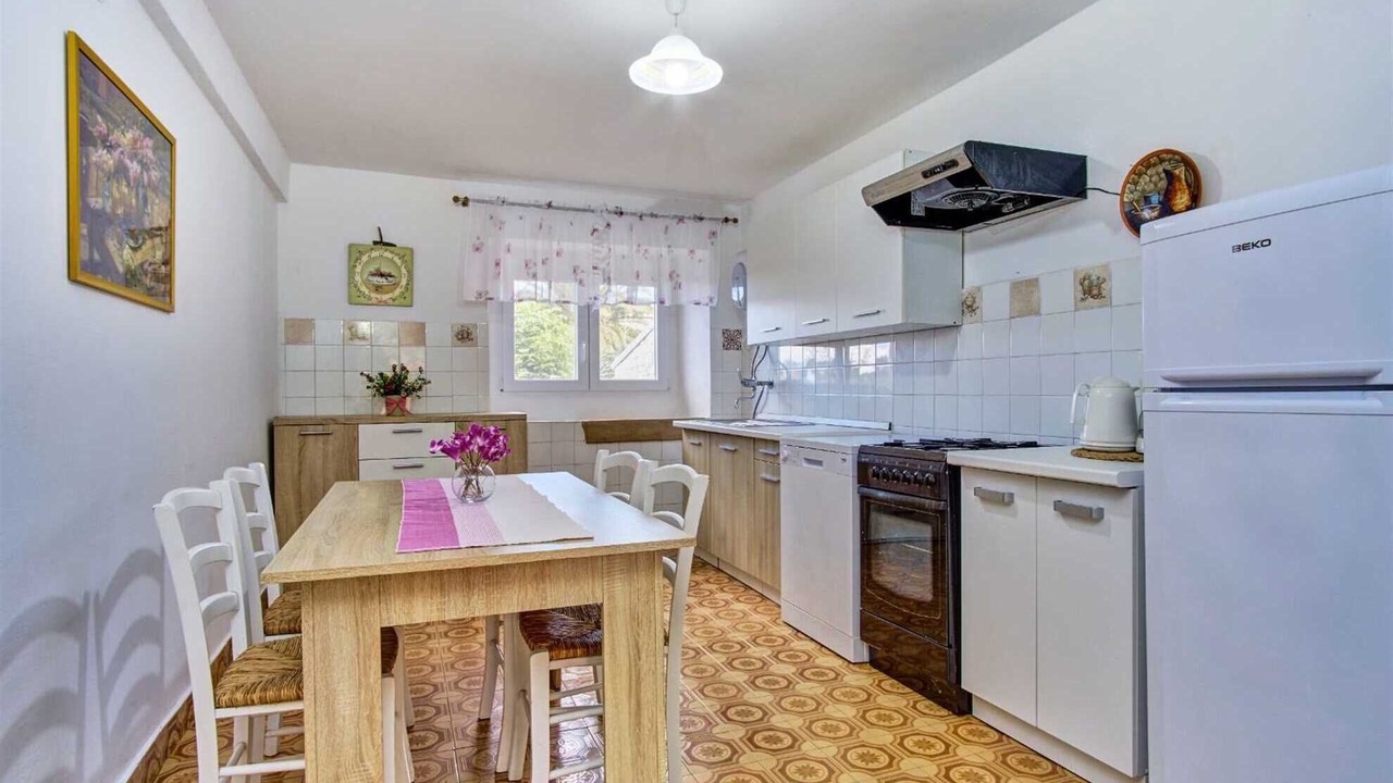 Photo of Kitchen in Cove Murtar