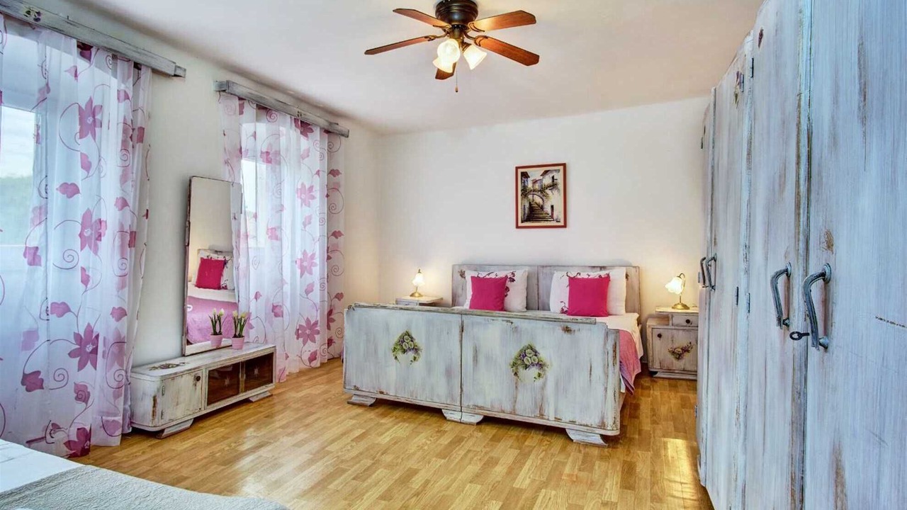 Photo of Bedroom in Cove Murtar