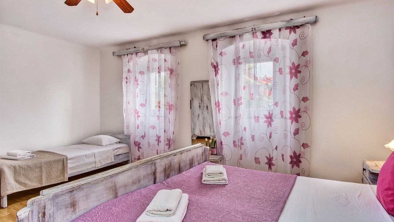 Photo of Bedroom in Cove Murtar