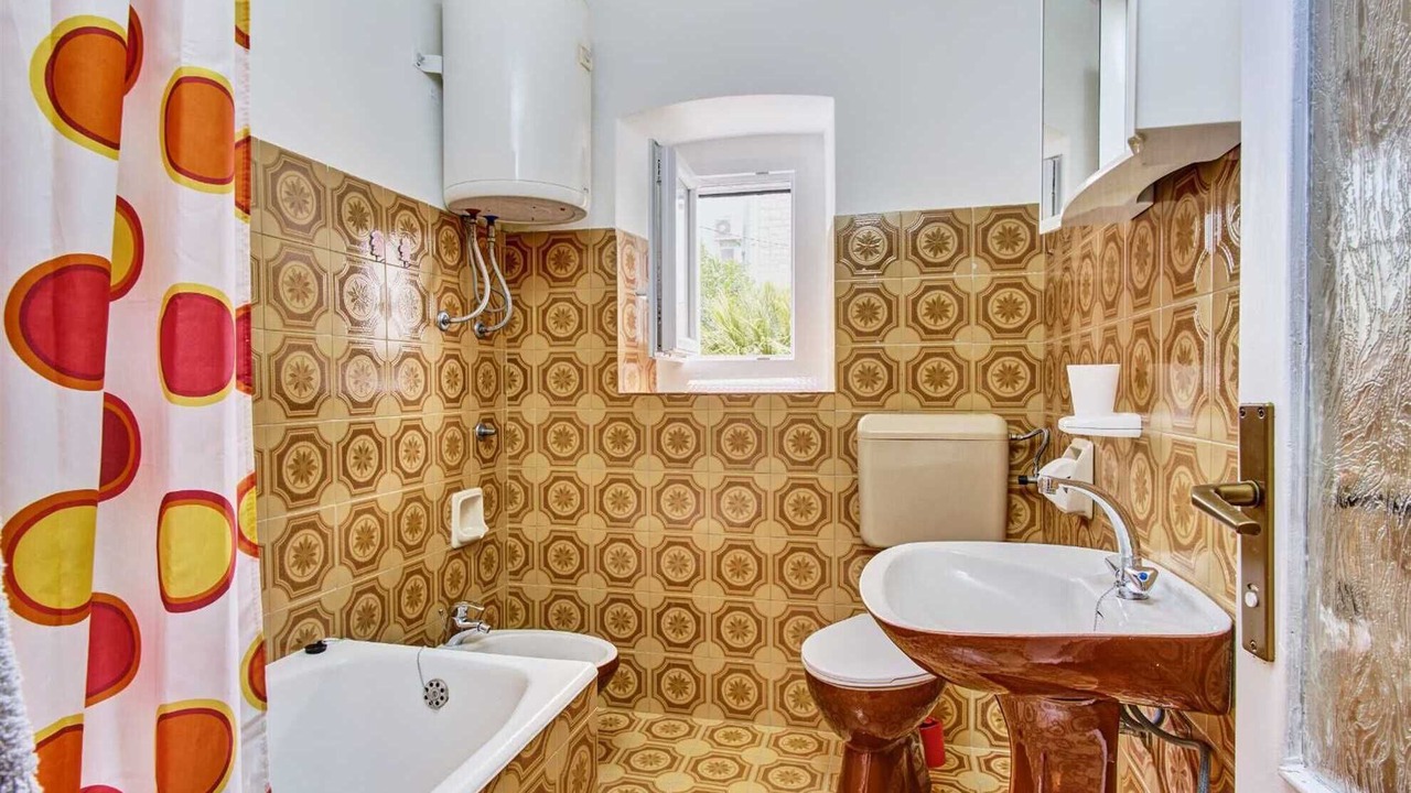 Photo of Bathroom in Cove Murtar