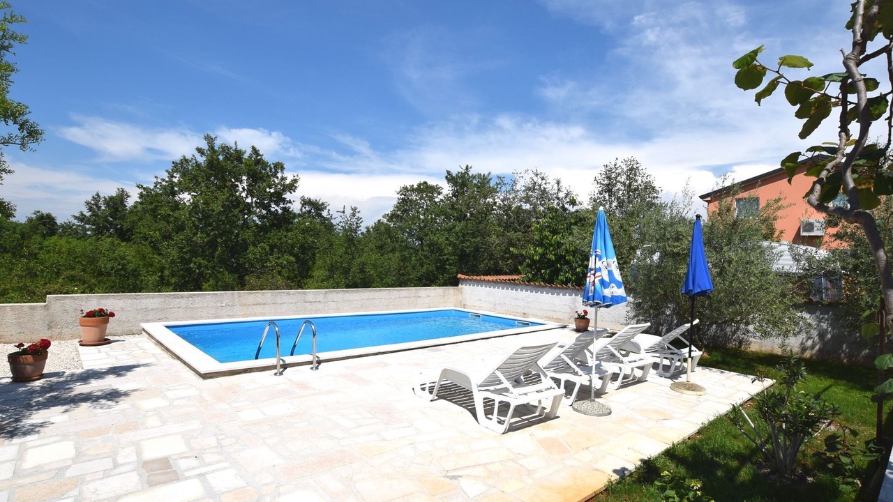 Photo of Outdoor in Zbandaj
