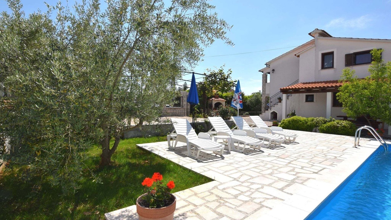 Photo of Outdoor in Zbandaj