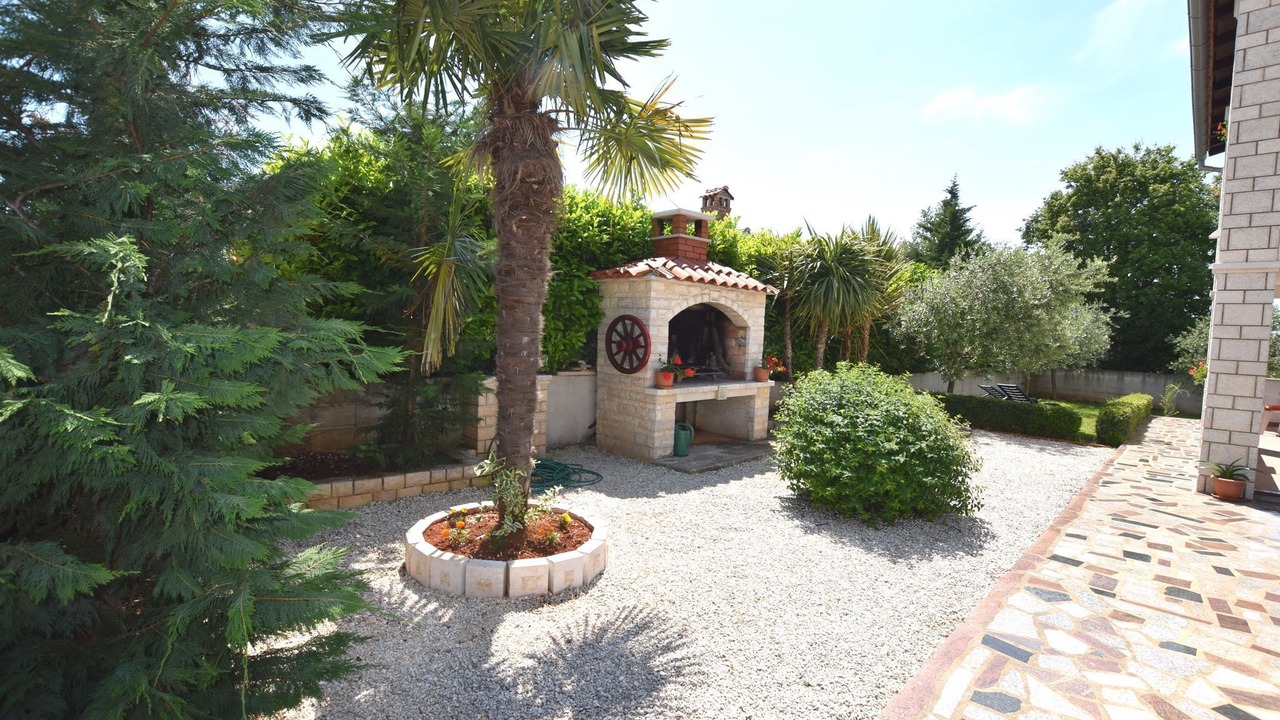 Photo of Outdoor in Zbandaj