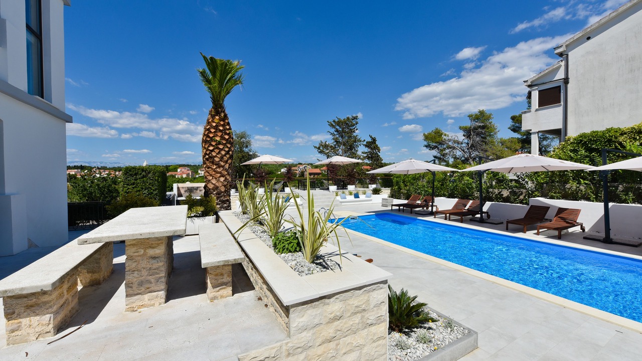 Photo of Outdoor in Petrcane