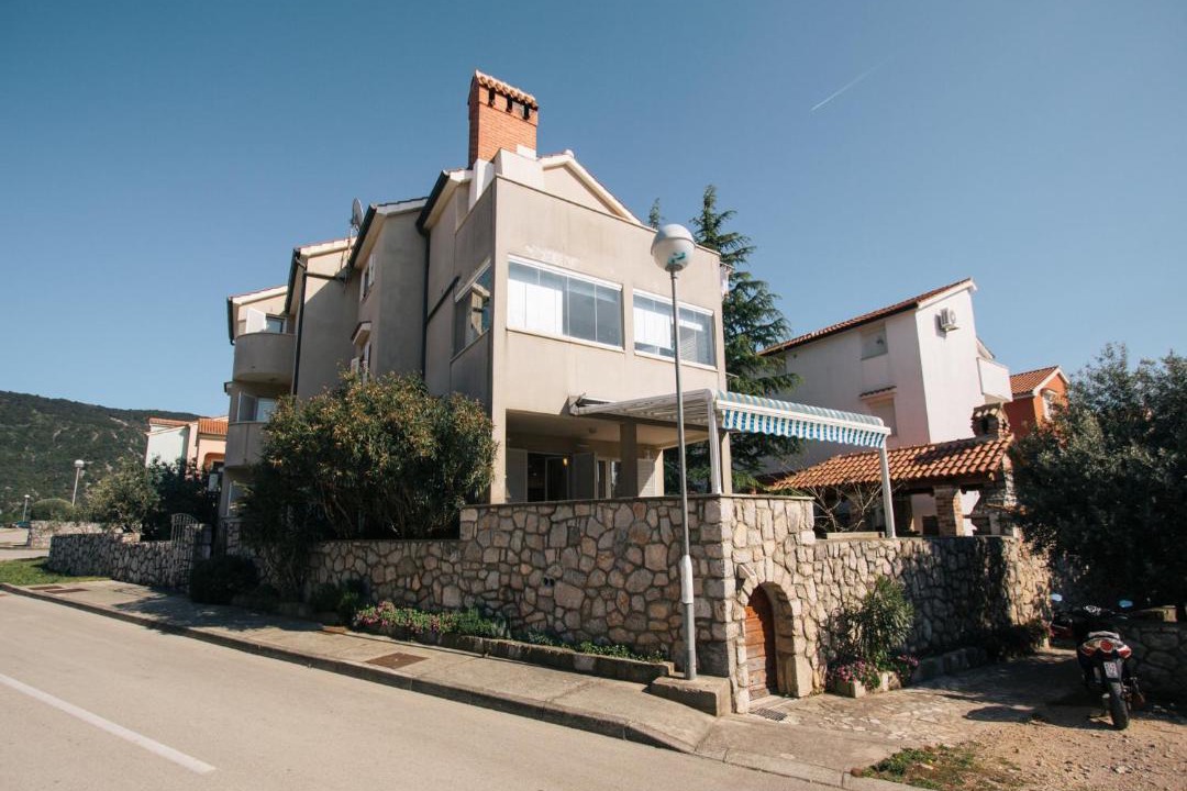 Photo of Buildings in Cres
