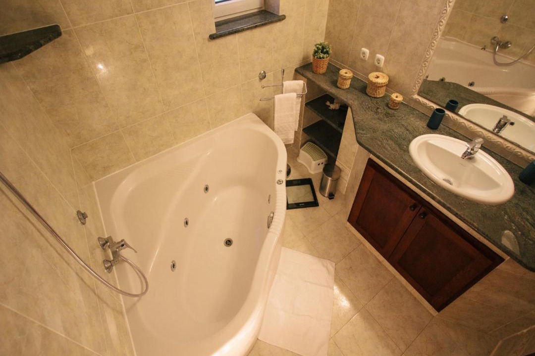 Photo of Bathroom in Cres
